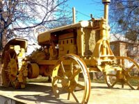 Monument to the First “Universal” Tractor in Luhyny
